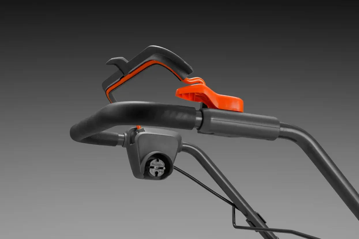 LC 141C HUSQVARNA ÇİM BİÇME MAKİNESİ ELEKTRİKLİ İTMELİ ÇELİK GÖVDE 1800W / 41CM / 50L