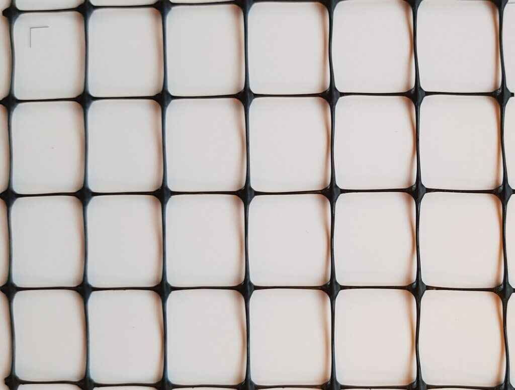 Intermas 170611 AVINET Siyah 1x200 m 16x16 mm UV Filtreli Yüksek Dayanıklı Çok Amaçlı Plastik Ağ (PP)